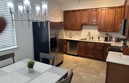 Mobile House | Modern lower level midtown apartment with cable and high speed internet!