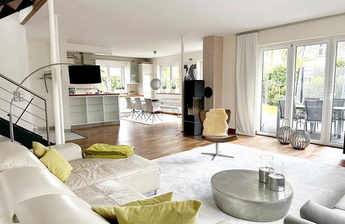 Pinneberg House | Modern, luxurious house, garden, balcony, 3 bedrooms, office, Pinneberg Hamburg
