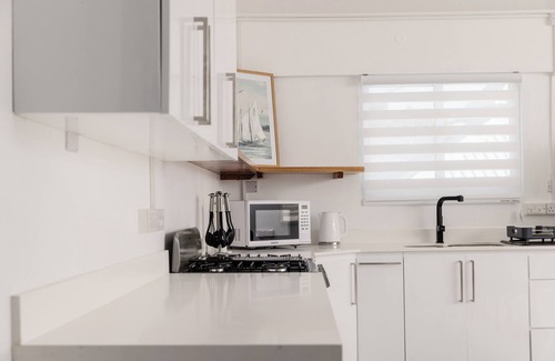 Villa Apartment | Modern Luxury 2-bedroom apartment in Villa with Ocean Views and Private Patio