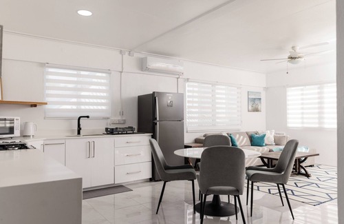 Villa Apartment | Modern Luxury 2-bedroom apartment in Villa with Ocean Views and Private Patio