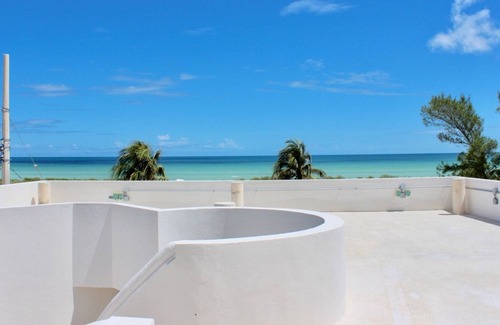 Sisal Apartment | Modern luxury apartments just steps away from the Sisal beach.