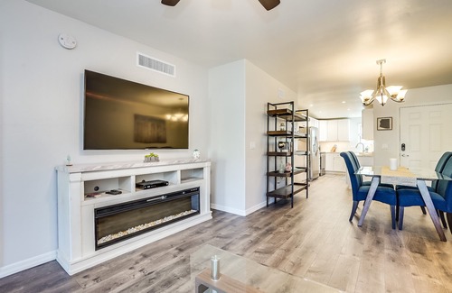 Tucson Condo | Modern Luxury Foothills Condo with Gorgeous Mountain Views.