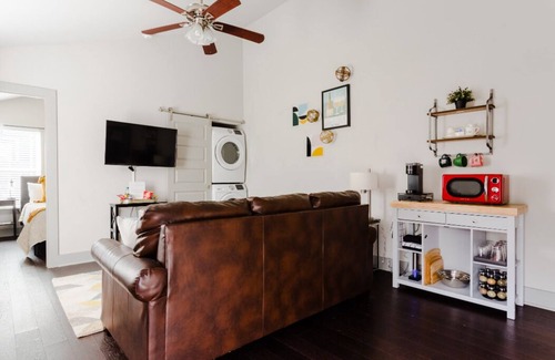 Blackshear-Prospect Hill House | MODERN & LUXURY STAY in Austin, Mins to Downtown!