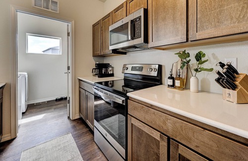 Southeast Colorado Springs House | Modern Luxury, Pet-Friendly w/Yard & King Bed