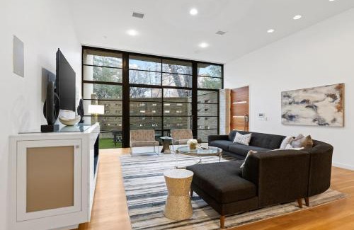 Oak Lawn House | Modern Luxury