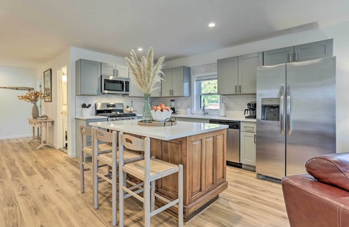 Town of Lumberland Apartment | Modern Mohican Lake Abode w/Fire Pit & Views