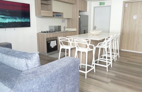 Punta Hansa Apartment | Modern new 3 bedroom apartment 5min walk to beachl/shops/restaurants