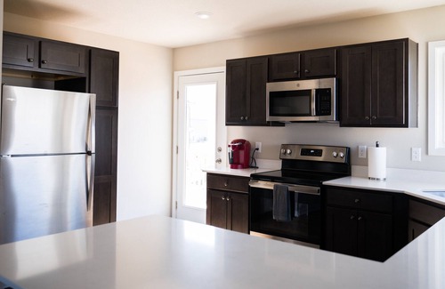 Altoona House | Modern, new family home minutes from attractions!
