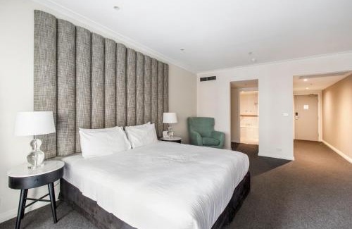 Chinatown Apartment | Modern Nomads Beautiful King Studio with Indoor Pool & Balcony