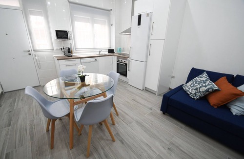Villa de Vallecas Apartment | Modern Oasis in Vallecas