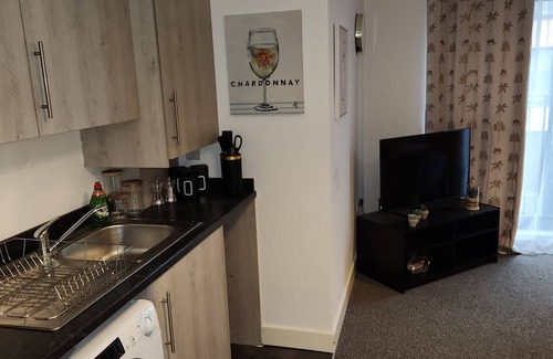 George Green Apartment | Modern One Bed Near Heathrow*
