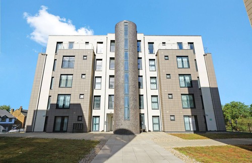 George Green Apartment | Modern One Bed Near Heathrow*