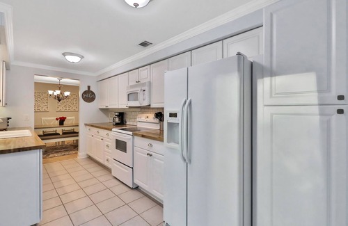 Doctors Inlet House | ★Modern Orange Park Home w/6+Beds & Washer/Dryer Fence★