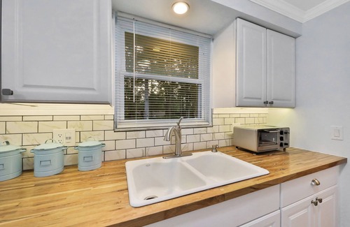 Doctors Inlet House | ★Modern Orange Park Home w/6+Beds & Washer/Dryer Fence★
