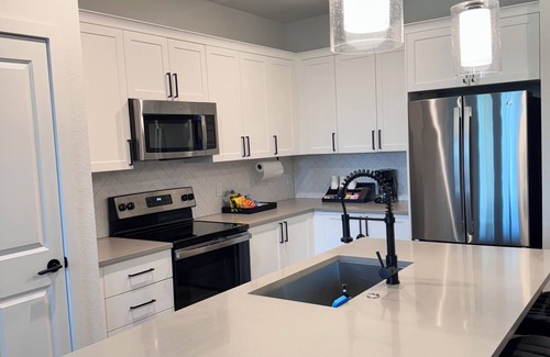 Florida Central Atlantic Coast Apartment | Modern Orlando Retreag Near MCO in Gated Community + Resort Amenities & Parking