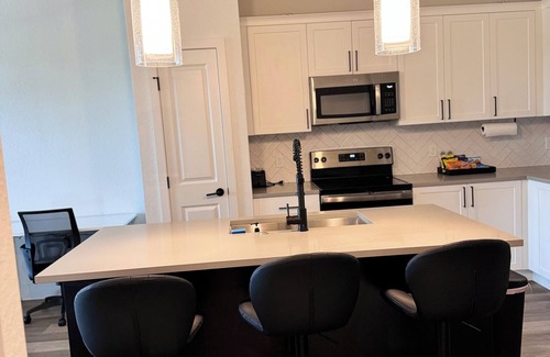Florida Central Atlantic Coast Apartment | Modern Orlando Retreag Near MCO in Gated Community + Resort Amenities & Parking
