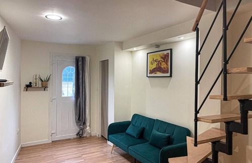 Saint-Germain-en-Laye Apartment | Modern private outbuilding 50m2
