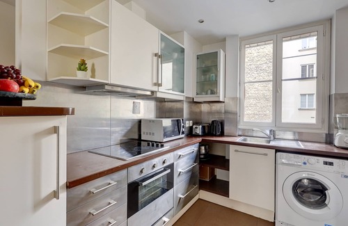 Quartier de l'Ecole-Militaire Apartment | Modern Paris 2BR near Montparnasse
