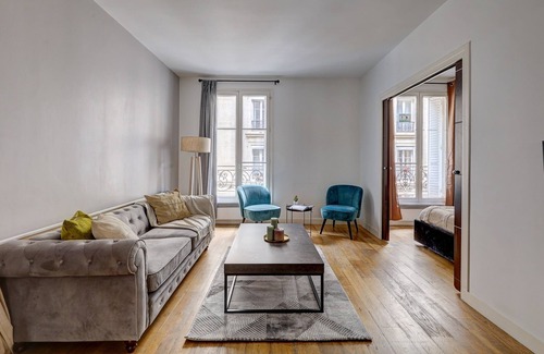 Quartier de l'Ecole-Militaire Apartment | Modern Paris 2BR near Montparnasse