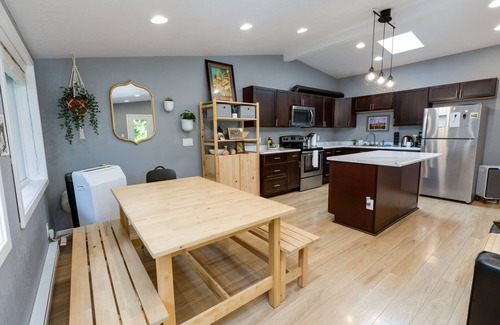 Oatfield House | Modern, pet friendly1/3 acre home just 25 minutes to downtown Portland