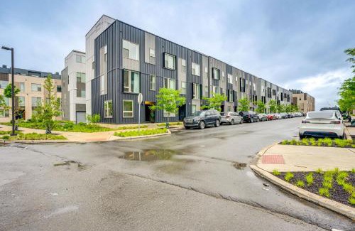Olde Richmond House | Modern Philly Townhome with Rooftop Deck and Views!