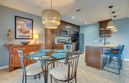Point Venture House | Modern Point Venture Vacation Rental w/Deck!