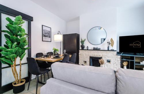Barnsley House | Modern Premium 3 Bed Hidden Gem - Central Location