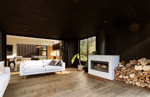 Raglan House | Modern Raglan Hideaway