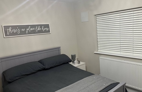 Hull House | Modern refurbed 3 bed house close to local amenities, salt end and Siemens site