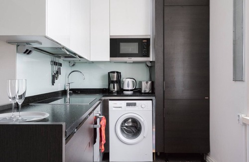 Punavuori Apartment | Modern & Renovated 1BR Apt in City Center