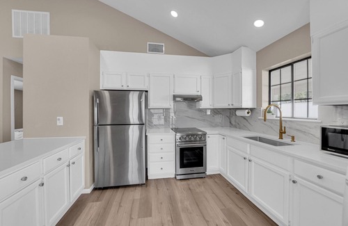 Canyon Gate House | Modern Renovated 2-Bedroom w/Pool