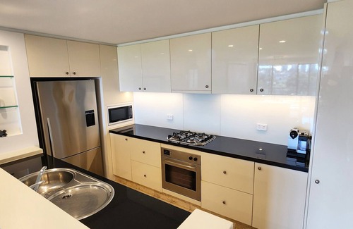 Rushcutters Bay Apartment | Modern Resort Style Living - 2 bed, 2 bath, parking, views. "Marina One"