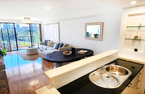 Rushcutters Bay Apartment | Modern Resort Style Living - 2 bed, 2 bath, parking, views. "Marina One"