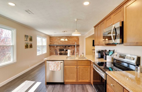 Canton Apartment | Modern Retreat Near Smoky Mtns & Asheville!