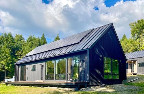 Waterbury Center House | Modern Retreat with Sauna between Stowe and Waterbury