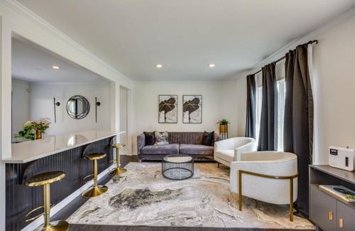 Montrose House | Modern Richmond Home with Deck, Close to Downtown!