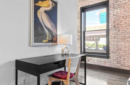 Downtown St. Louis Apartment | Modern Riverfront Loft - Walk to Gateway Arch & Convention Center