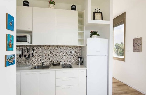 Haifa Apartment | Modern Roof Apart with Panoramic Sea View + Terrace
