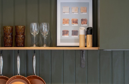Bilting Cottage | Modern Rustic 2 Bed Converted Stable - High up the Kent Downs