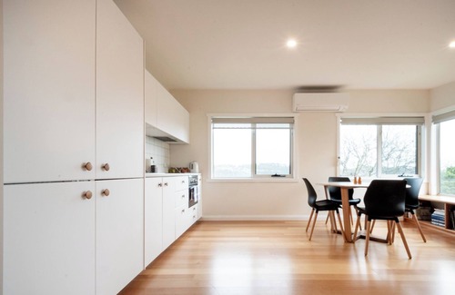 South Launceston Apartment | Modern Self Contained Unit Views, Parking and WiFi