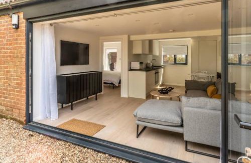 Matching Green Apartment | Modern self contained one bedroom with garden