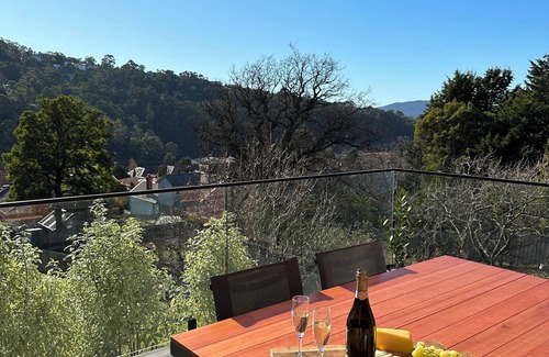 South Hobart Apartment | Modern SoHo Pad