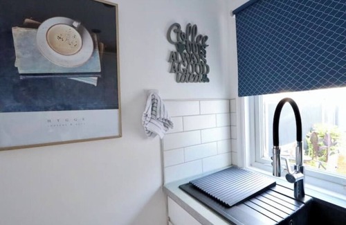 Watford House | Modern, Spacious 3 Bedroom home Watford Junction