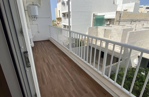 Luqa Apartment | Modern, Spacious, 3 Bedroom Apartment near Malta Airport Sleeps 7