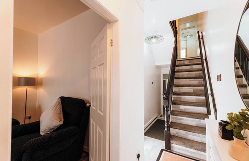 Bootle House | Modern Spacious 4 Bed- Sleeps 7