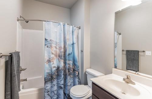Ames Apartment | Modern Stay Near Jack Trice Stadium - Walk to ISU