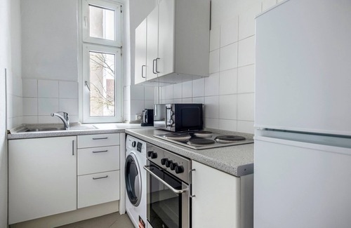Lichterfelde Apartment | Modern Steglitz Studio, Completely Furnished & Decorated, by Blueground