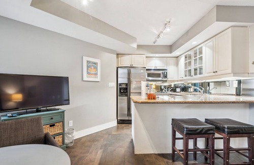 Downtown Toronto Apartment | Modern Studio Condo DT Toronto