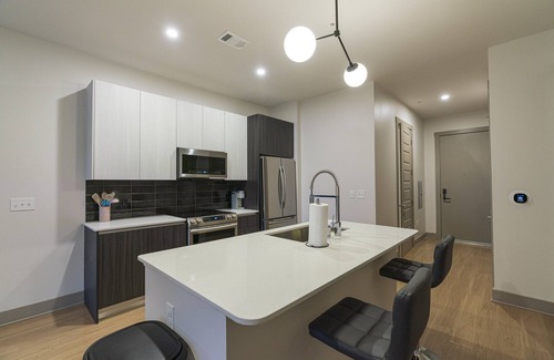 Home Park Apartment | Modern Studio in Midtown, Atlanta. Close to Mercedes-Benz Stadium & Georgia Tech