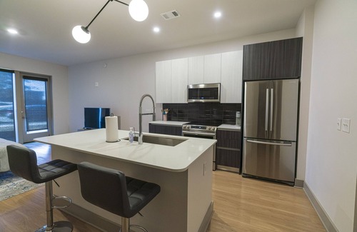Home Park Apartment | Modern Studio in Midtown, Atlanta. Close to Mercedes-Benz Stadium & Georgia Tech